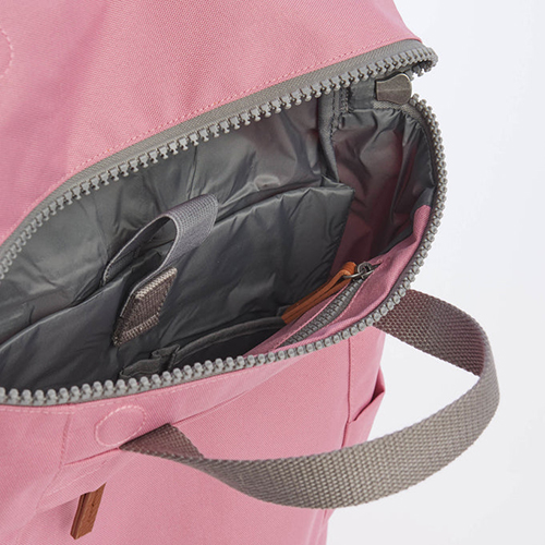 mochila Roka london Finchley A Sustainable small Antique Pink 4