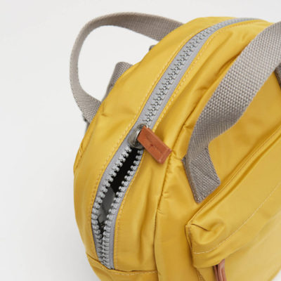 backpack mochila redonda Roka london Paddington corn 3