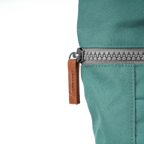 Mochila Roka FINCHLEY SUSTAINABLE Large Sage 7 Mochila Roka FINCHLEY SUSTAINABLE Large Sage - Imagen 7