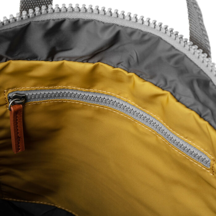 Mochila Roka CANFIELD B Large Corn - Imagen 5