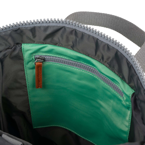 Mochila Roka CANFIELD B Small Matcha 5 Mochila Roka CANFIELD B Small Matcha - Imagen 5