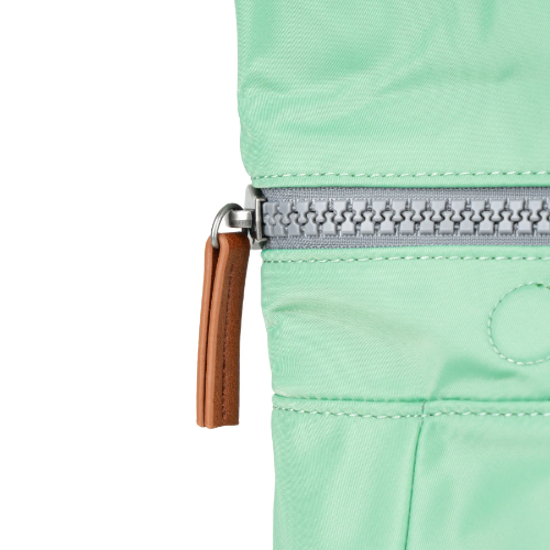 Mochila Roka CANFIELD B Small Matcha 7 Mochila Roka CANFIELD B Small Matcha - Imagen 7