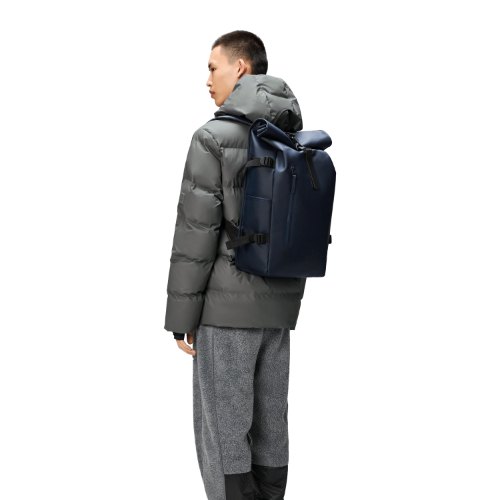 Mochila Rains ROLLTOP RUCKSACK LARGE Navy 3 Mochila Rains ROLLTOP RUCKSACK LARGE Navy - Imagen 3